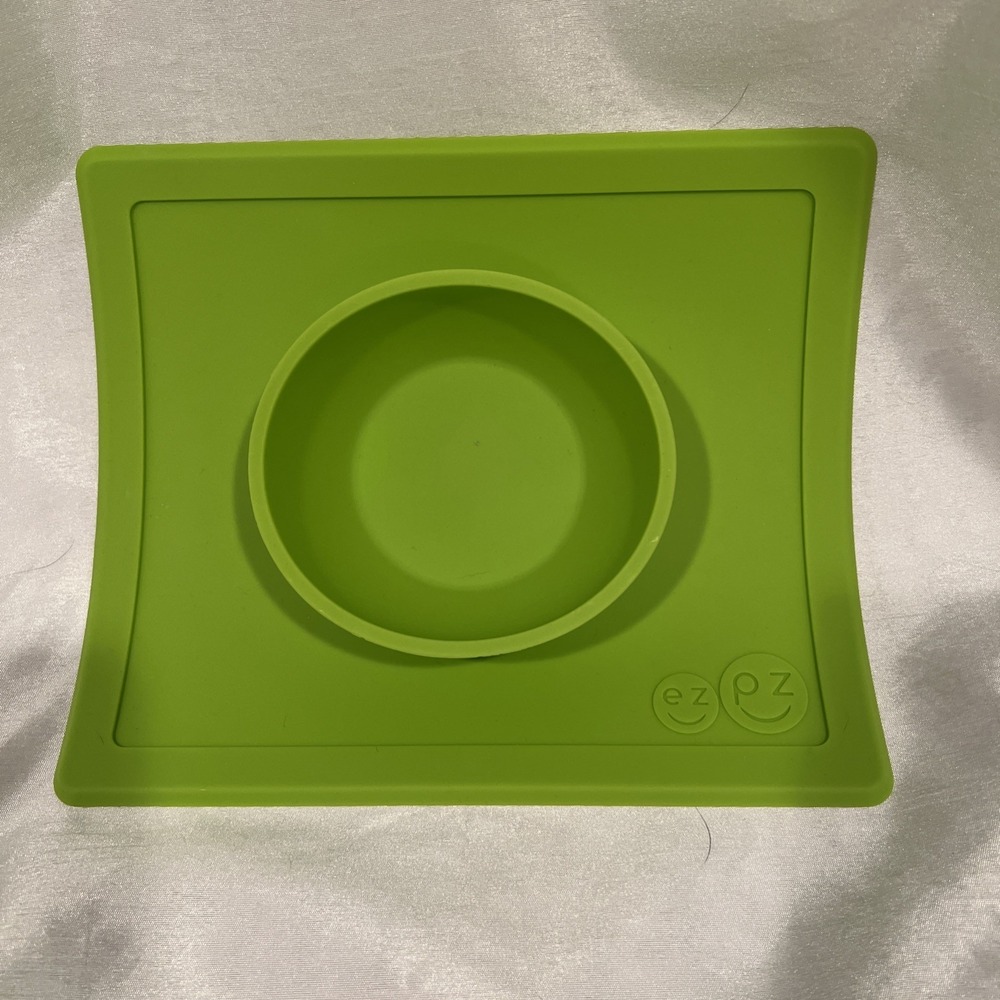 EZPZ Happy Bowl Silicone Suction Bowl Lime Built-in Placemat And‎ Bowl 5"
